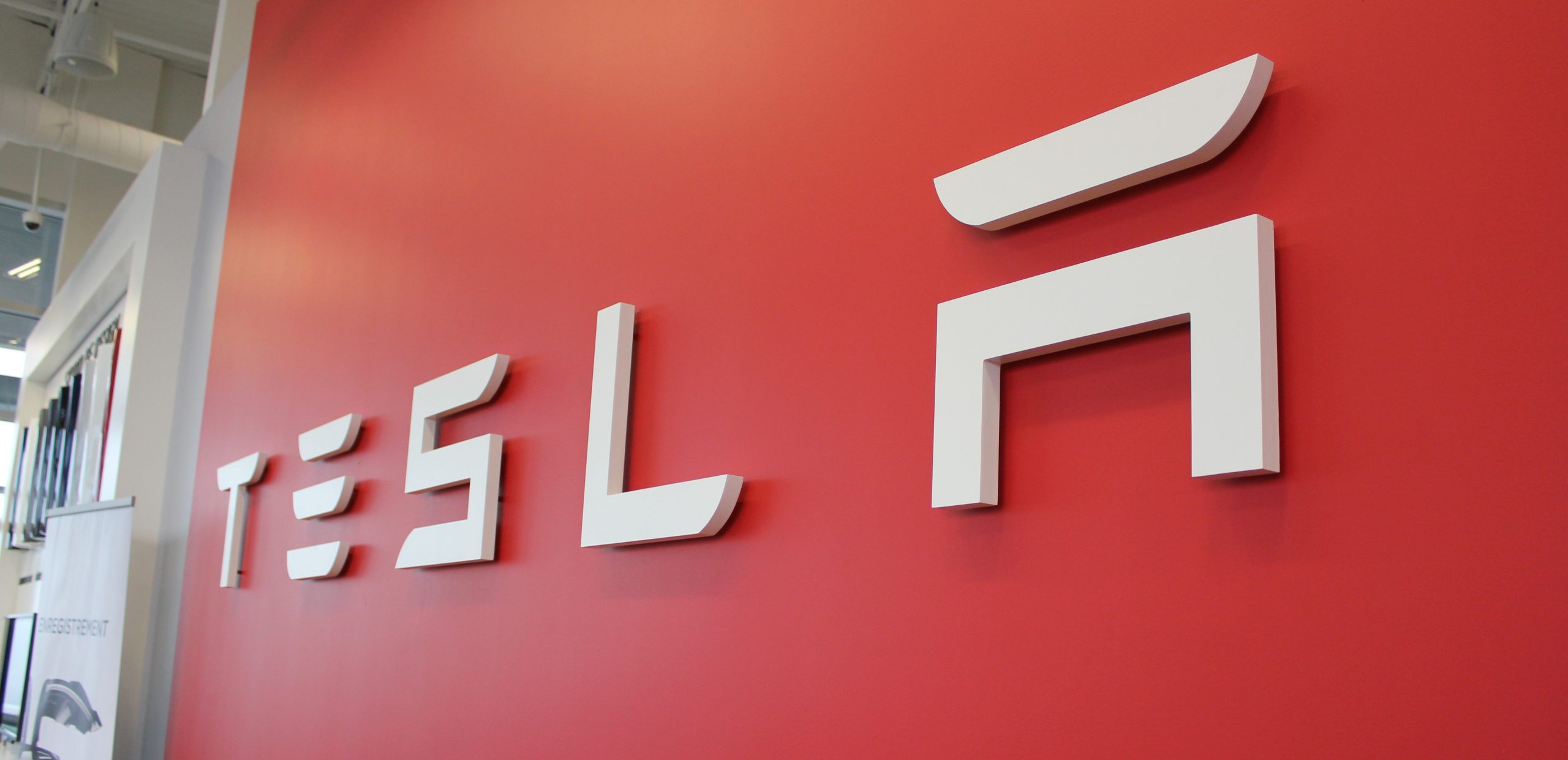 Tesla (TSLA) Montreal