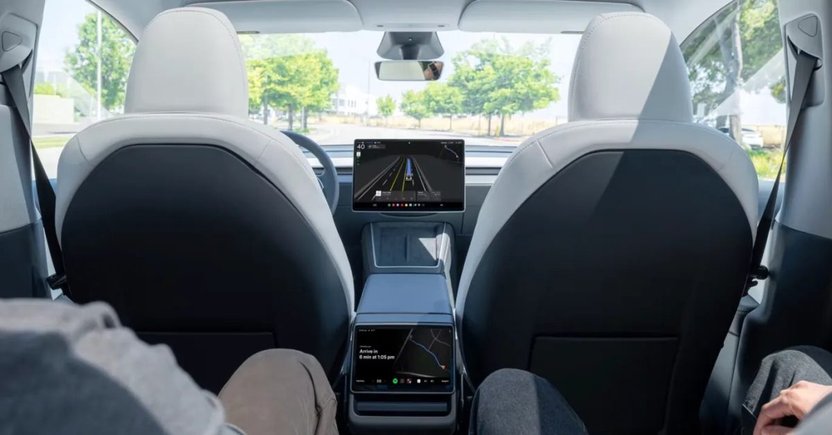 Tesla self-driving manager describes scary conditions in robotaxi testing