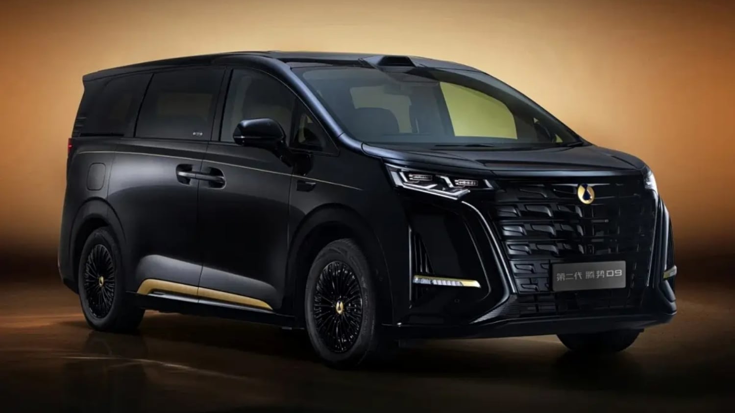 BYD’s Denza D9 revealed Dark Gold color option priced at 4,415 USD in China
