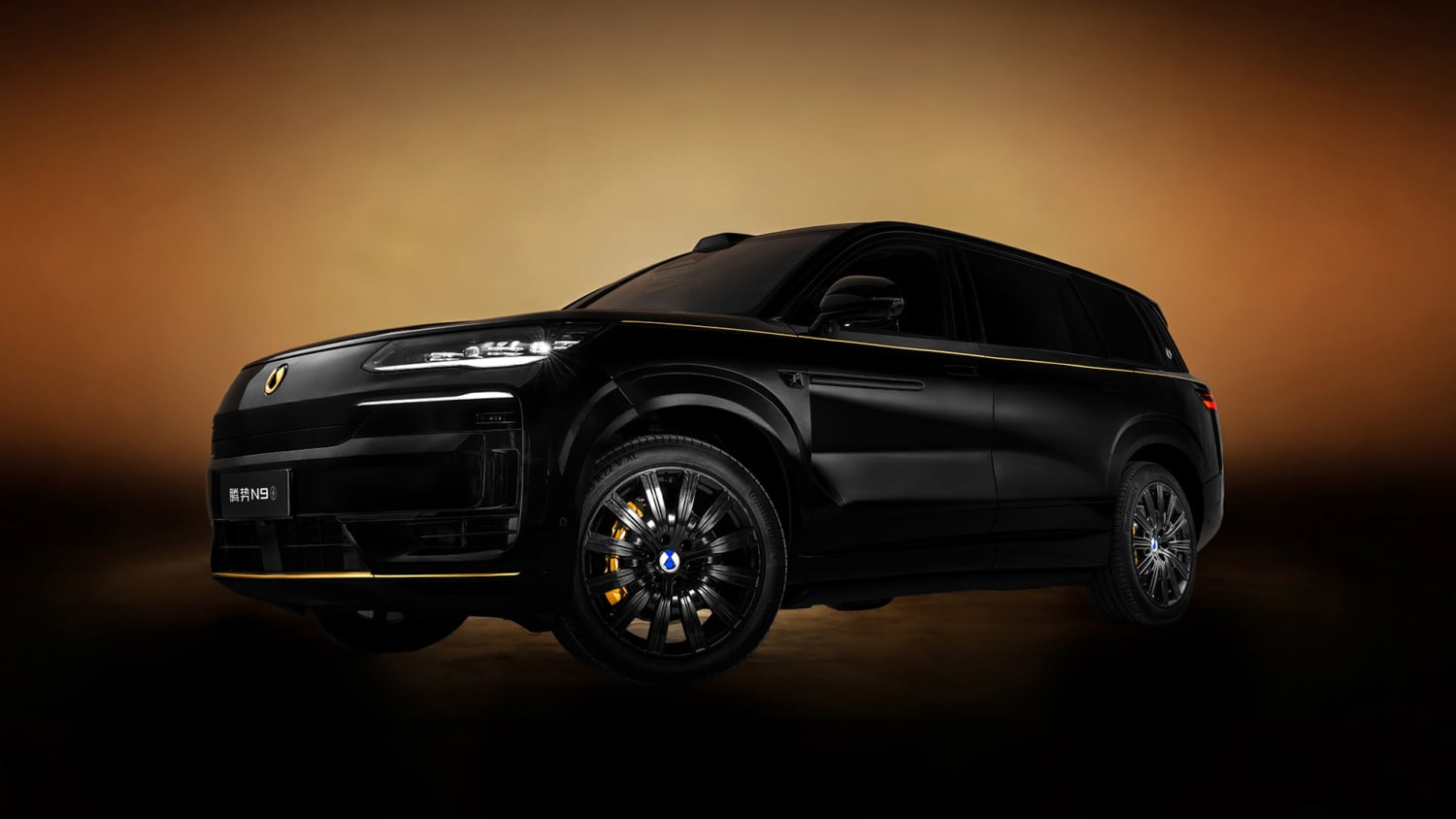 BYD’s Denza N9 SUV introduced new color with genuine gold badge