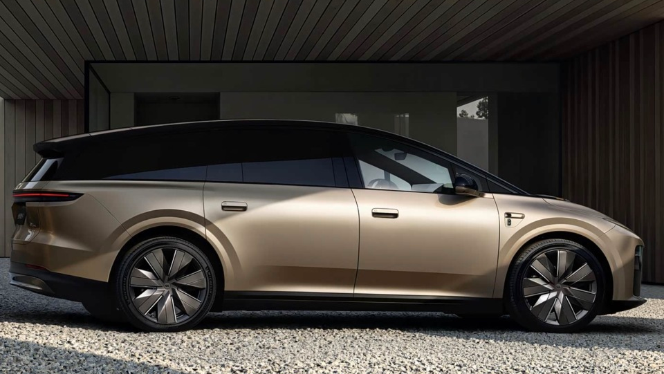 Li Auto flagship electric SUV i9 with 5C charging exposed